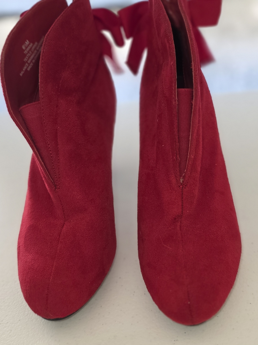 Impo Tarra Red Faux Suede Bow Back Ankle Boots‎ Shooties - Size 6.5 - Picture 2 of 8